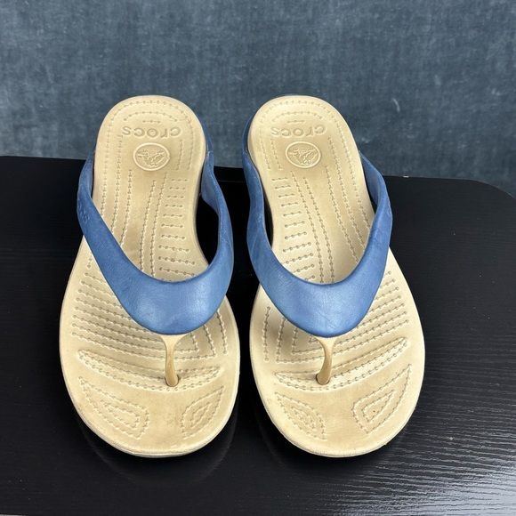 CROCS Men’s Blue and Tan Sandals with Textured Sole Sz 12 - Picture 1 of 7